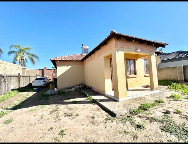 3 BEDROOM HOUSE FOR SALE IN IVY PARK
